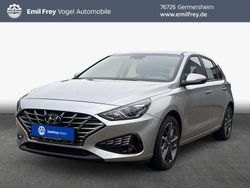 Shimmering silver Gebraucht 2024 Hyundai i30 Trend Limousine | 18.990 € (Fairer Preis)