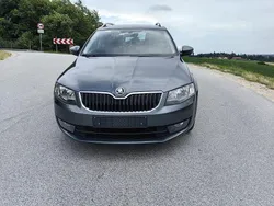 Grau Gebraucht 2017 Skoda Octavia Ambition Kombi | 8.950 € (Superpreis)