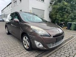 Braun Gebraucht 2011 Renault Scénic III Van / Kleinbus | 1.900 € (Superpreis)