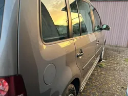 Braun Gebraucht 2009 VW Touran Van / Kleinbus | 3.700 € (Fairer Preis)