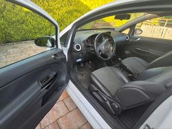 Weiß Gebraucht 2009 Opel Corsa Edition Limousine | 2.000 € (Guter Preis)