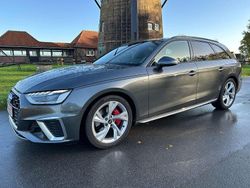 Grau Gebraucht 2022 Audi A4 S-Line Kombi | 29.900 € (Guter Preis)