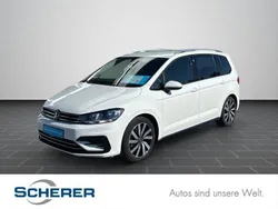 Pure white Gebraucht 2024 VW Touran R-line Van / Kleinbus | 35.990 € (Fairer Preis)