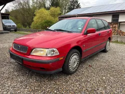 Rot Gebraucht 1999 Volvo V40 Kombi | 650 € (Superpreis)