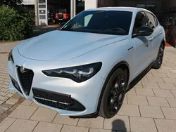 Grau Gebraucht 2023 Alfa Romeo Stelvio Competizione SUV | 42.900 € (Fairer Preis)