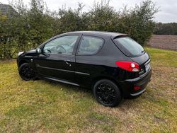 Schwarz Gebraucht 2012 Peugeot 206+ Kleinwagen | 1.700 €