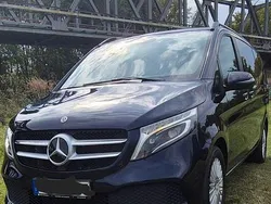 Blau Gebraucht 2021 Mercedes V300 Van / Kleinbus | 53.000 € (Fairer Preis)