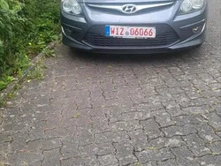 Grau Gebraucht 2010 Hyundai i30 Kombi | 1.590 €