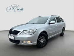 Silber Gebraucht 2013 Skoda Octavia Ambition Kombi | 3.390 € (Fairer Preis)