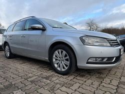 Silber Gebraucht 2011 VW Passat Comfortline Kombi | 9.999 € (Etwas zu teuer)