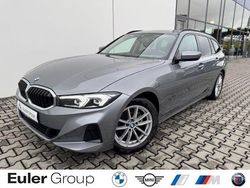 Grau Gebraucht 2024 BMW 320 Kombi | 32.975 € (Guter Preis)