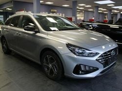 Silber Gebraucht 2021 Hyundai i30 Kombi | 17.980 € (Guter Preis)