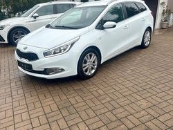 Weiß Gebraucht 2015 Kia Ceed Kombi | 4.990 € (Fairer Preis)