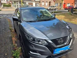 Grau Gebraucht 2018 Nissan Qashqai N-Connecta SUV | 14.999 € (Fairer Preis)