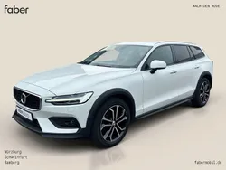 Ice white Gebraucht 2021 Volvo V60 CC Pro Kombi | 26.990 € (Fairer Preis)