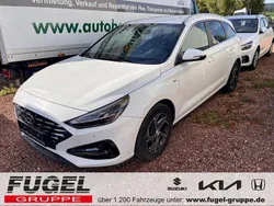 Atlas white / sol Gebraucht 2022 Hyundai i30 Kombi | 18.999 € (Guter Preis)