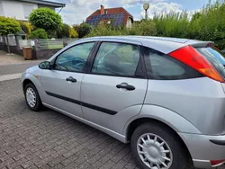 Silber Gebraucht 2003 Ford Focus Limousine | 999 € (Guter Preis)