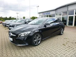 Kosmosschwarz metalliclack Gebraucht 2019 Mercedes CLA200 Shooting Brake Kombi | 20.900 € (Guter Preis)