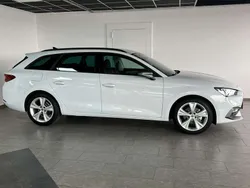 "nevada" weiss Gebraucht 2024 Seat Leon ST FR Kombi | 28.250 € (Fairer Preis)
