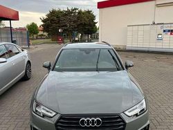 Grau Gebraucht 2019 Audi A4 Sport Kombi | 18.740 €