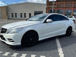 Weiß Gebraucht 2011 Mercedes E350 AMG Coupé | 17.300 € (Teuer)