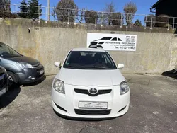 Weiß Gebraucht 2010 Toyota Auris Limousine | 4.899 € (Fairer Preis)