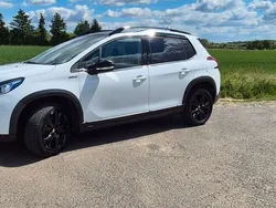Weiß Gebraucht 2018 Peugeot 2008 GT-line SUV | 10.990 € (Fairer Preis)