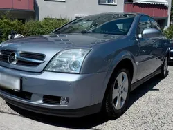 Grau Gebraucht 2004 Opel Vectra Limousine | 4.650 €