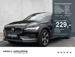 Onyx black / metallic Gebraucht 2023 Volvo V60 CC Plus Kombi | 35.750 € (Guter Preis)