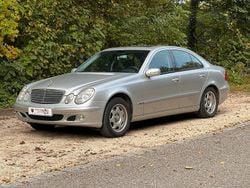 Silber Gebraucht 2004 Mercedes E220 Classic Limousine | 3.800 € (Guter Preis)