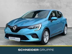 Blau Gebraucht 2021 Renault Clio V Experience Kleinwagen | 13.490 € (Fairer Preis)