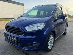 Blau Gebraucht 2017 Ford Tourneo Courier Titanium Van / Kleinbus | 6.500 € (Fairer Preis)