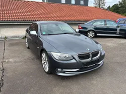 Grau Gebraucht 2012 BMW 330 Cabriolet Comfort Edition Cabrio | 13.999 €