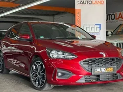 Rot Gebraucht 2019 Ford Focus ST-Line Limousine | 13.200 € (Superpreis)