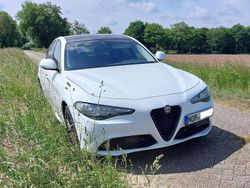 Weiß Gebraucht 2018 Alfa Romeo Giulia Veloce Limousine | 17.500 €