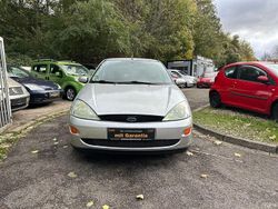 Silber Gebraucht 2000 Ford Focus Trend Kleinwagen | 2.499 € (Fairer Preis)