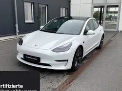 Weiß Gebraucht 2021 Tesla Model 3 Long Range Limousine | 30.300 € (Teuer)