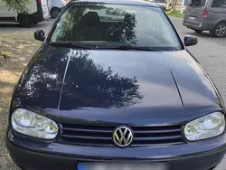 Blau Gebraucht 2000 VW Golf IV Kleinwagen | 1.700 € (Etwas zu teuer)