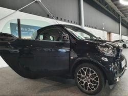 Schwarz Gebraucht 2023 Smart ForTwo Coupé Prime Kleinwagen | 14.500 € (Etwas zu teuer)