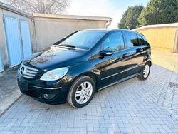 Schwarz Gebraucht 2005 Mercedes B200 Van / Kleinbus | 2.500 € (Guter Preis)
