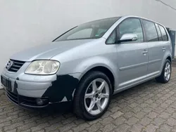Silber Gebraucht 2003 VW Touran Trendline Van / Kleinbus | 2.990 € (Etwas zu teuer)
