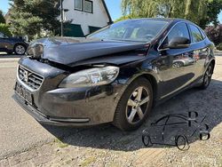 Schwarz Gebraucht 2012 Volvo V40 Momentum Kombi | 1.781 € (Superpreis)