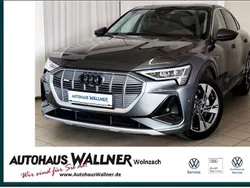 Grau Gebraucht 2021 Audi e-tron Sportback S-Line SUV | 31.890 € (Guter Preis)