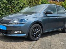 Schwarz Gebraucht 2015 Skoda Fabia Kleinwagen | 8.700 € (Fairer Preis)