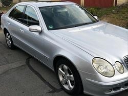 Silber Gebraucht 2025 Mercedes E220 Limousine | 2.900 €