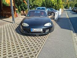 Schwarz Gebraucht 1999 Mazda 5 Van / Kleinbus | 6.000 €