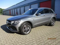 Grau Gebraucht 2021 Mercedes GLC300e AMG SUV | 26.850 € (Fairer Preis)