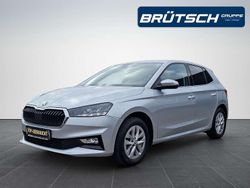 Brilliantsilber Gebraucht 2023 Skoda Fabia Ambition Kleinwagen | 17.580 € (Fairer Preis)