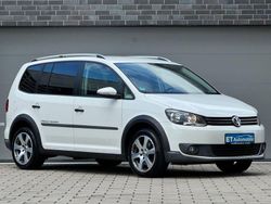 Weiß Gebraucht 2012 VW Touran Cross Highline Van / Kleinbus | 6.990 € (Guter Preis)