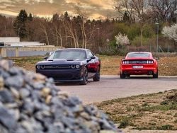 Blau Gebraucht 2016 Dodge Challenger SXT Coupé | 27.500 € (Fairer Preis)